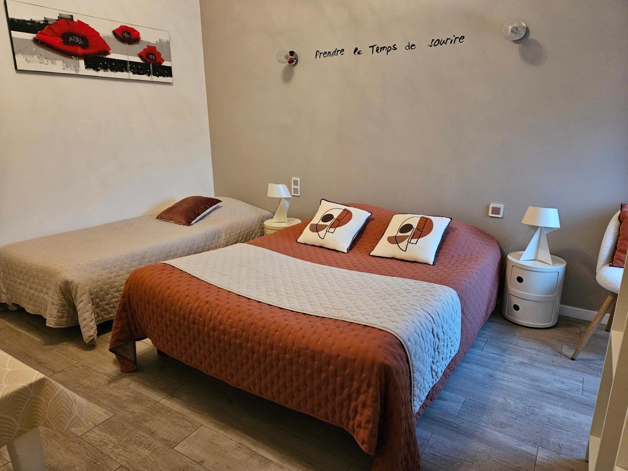 Bed and Breakfast A La Gloriette à Neuville-du-Poitou Extérieur photo